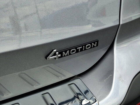 2025 Volkswagen Taos SEL 4Motion