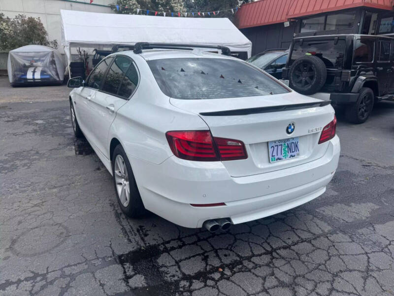 2011 BMW 5 Series 528i