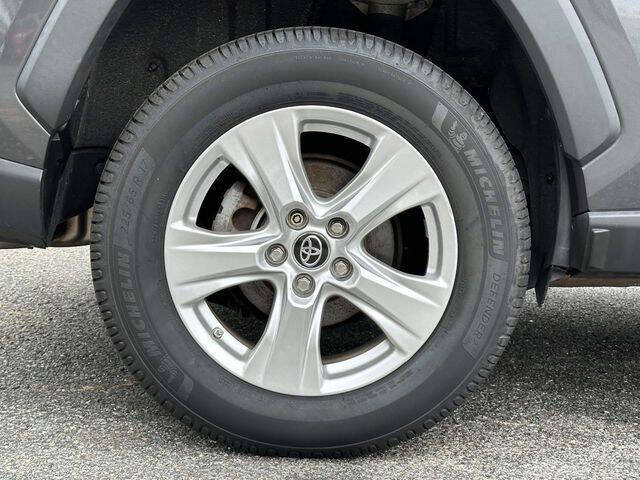 2019 Toyota RAV4 Hybrid XLE