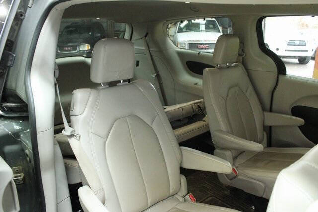 2020 Chrysler Pacifica Touring L