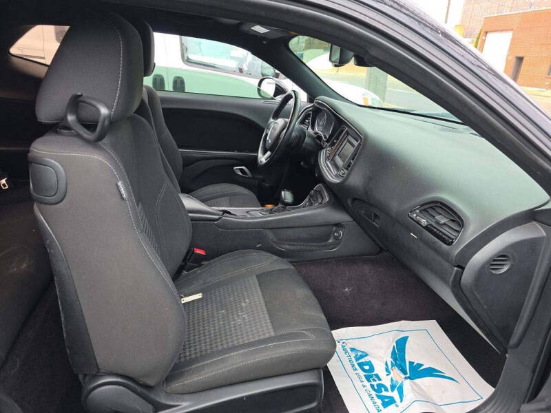 2016 Dodge Challenger SXT