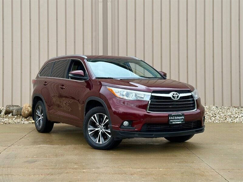 2016 Toyota Highlander XLE photo 2