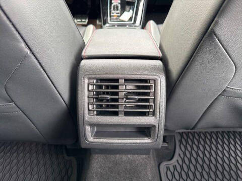2024 Volkswagen Golf GTI SE