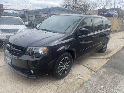 2017 Dodge Grand Caravan for sale at Five Brothers Auto in Camden NJ