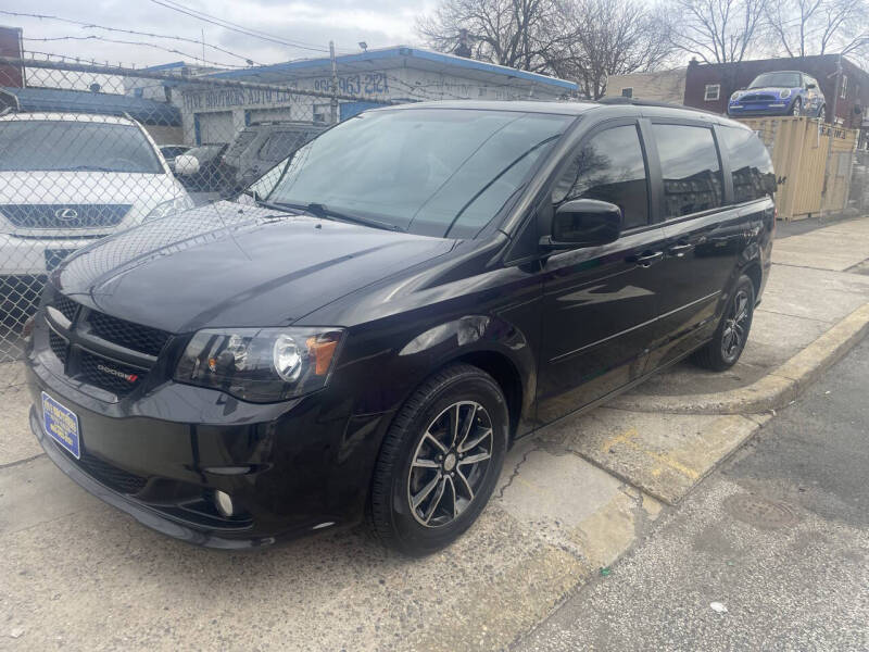 2017 Dodge Grand Caravan for sale at Five Brothers Auto in Camden NJ