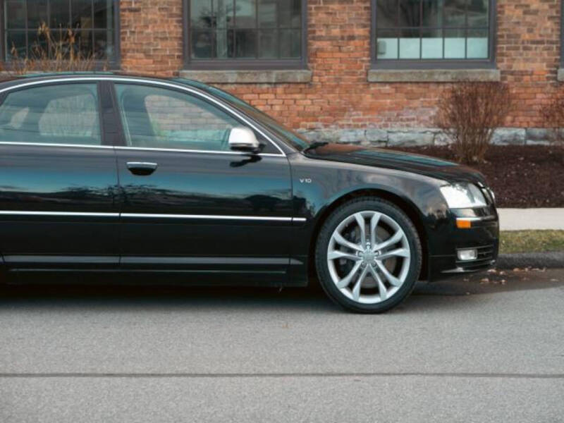 2008 Audi S8 Base's photo