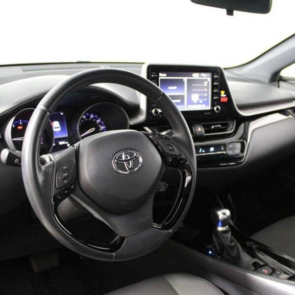 2021 Toyota C-HR LE