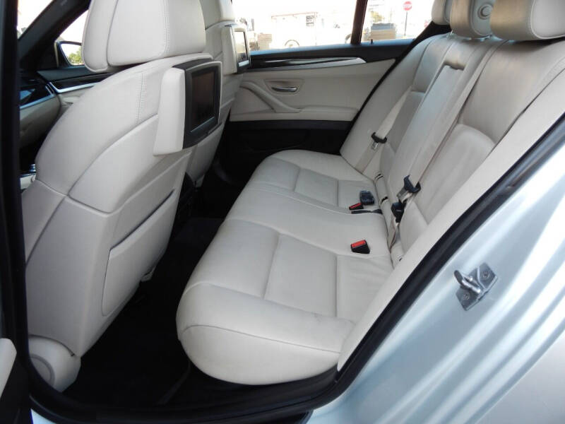 2012 BMW 5 Series 550i xDrive