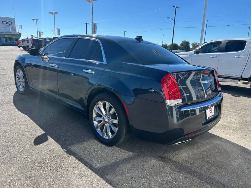 2017 Chrysler 300 C