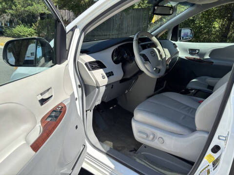 2011 Toyota Sienna XLE 8-Passenger