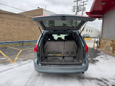 2009 Toyota Sienna CE 8-Passenger