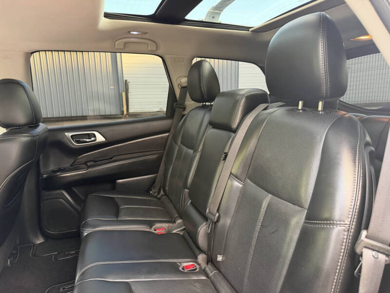 2017 Nissan Pathfinder Platinum