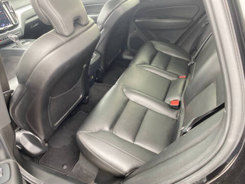 2019 Volvo XC60 T5 Momentum