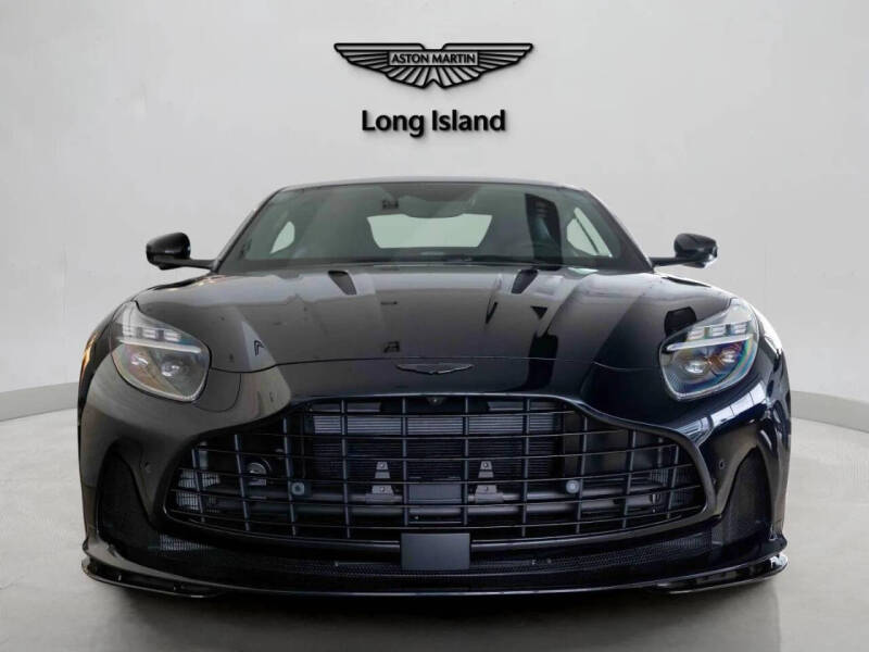 2025 Aston Martin DB12 V8