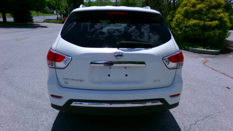 2016 Nissan Pathfinder S