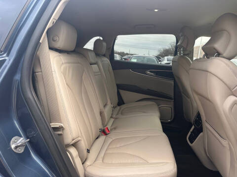 2019 Lincoln Nautilus Select