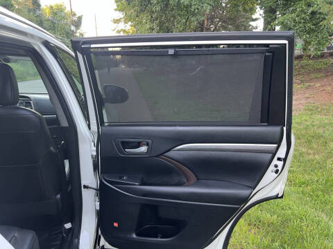 2017 Toyota Highlander Limited Platinum