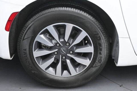 2024 Chrysler Pacifica Plug-In Hybrid Select