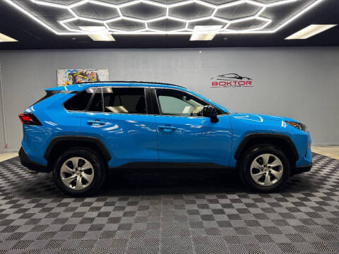 2020 Toyota RAV4 LE