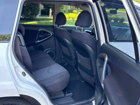 2007 Toyota RAV4 Sport