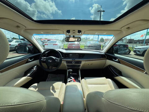 2017 Kia Cadenza Premium