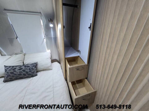 2018 Airstream Flying Cloud 25FB