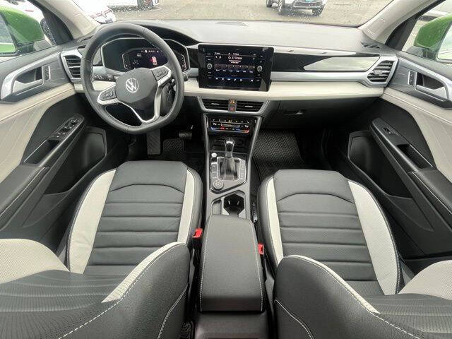 2026 Volkswagen Taos SEL 4Motion