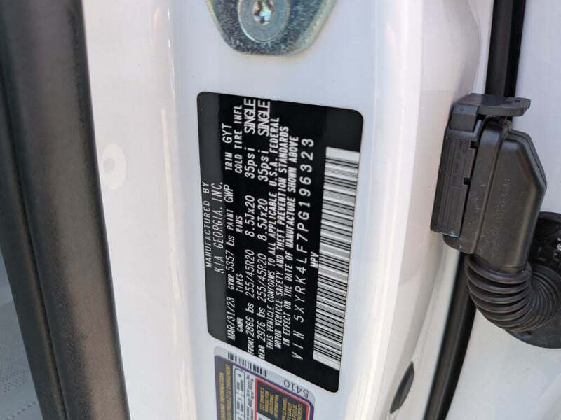 2023 Kia Sorento SX