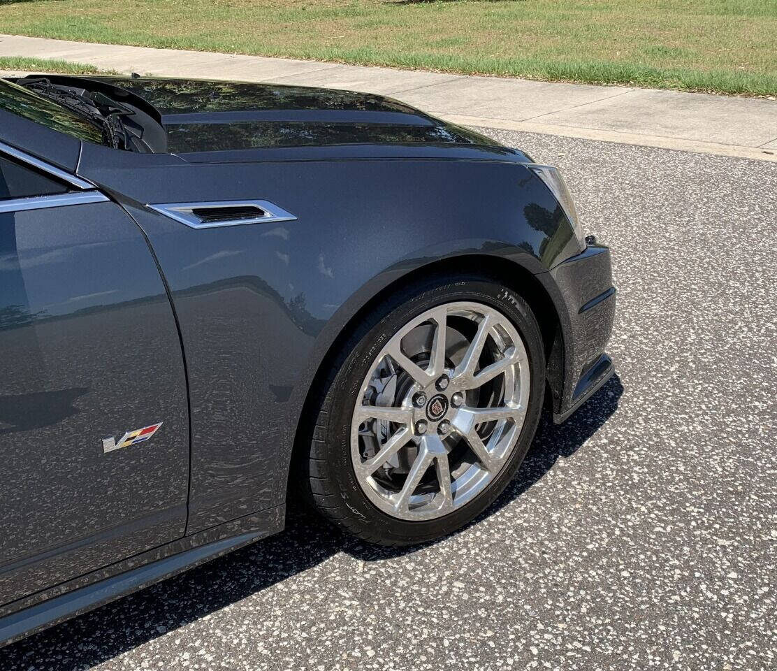 2011 Cadillac CTS-V 31