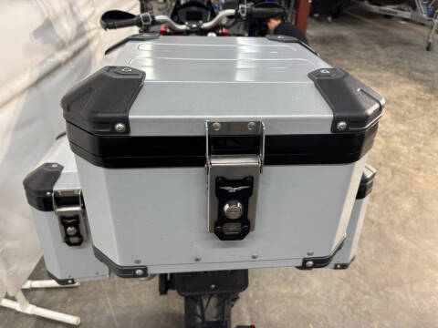 2020 Moto Guzzi V85TT