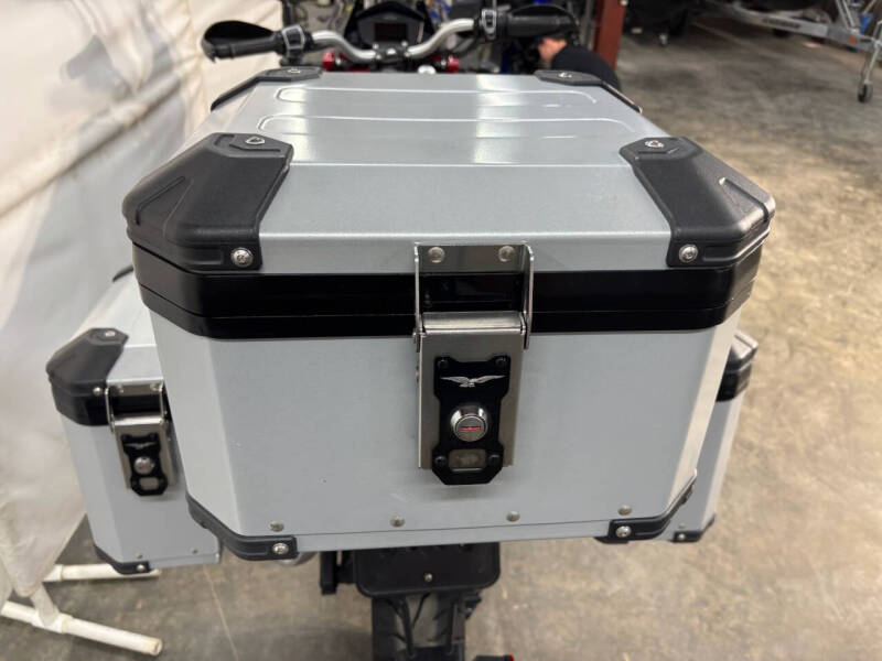 2020 Moto Guzzi V85TT