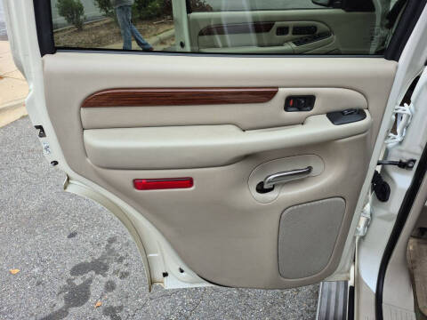 2004 Cadillac Escalade