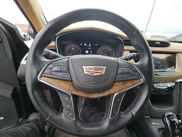 2022 Cadillac XT5 Premium Luxury