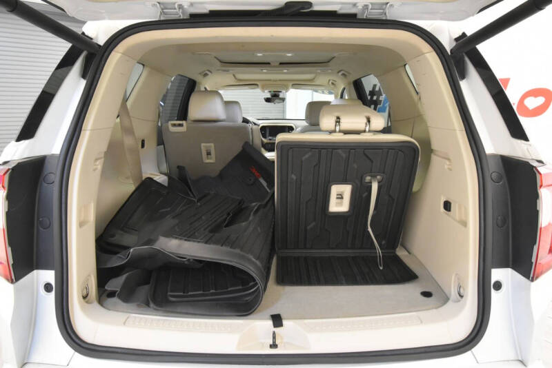 2022 GMC Acadia Denali