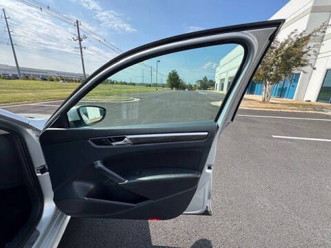 2017 Volkswagen Passat V6 SEL Premium