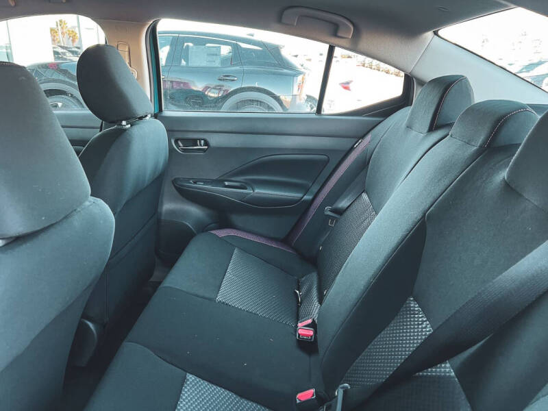 2025 Nissan Versa SR