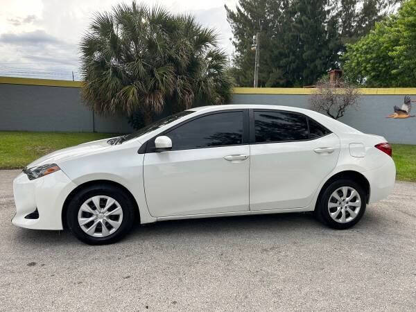 2017 TOYOTA Corolla Sedan