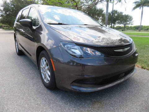 2022 Chrysler Voyager LX