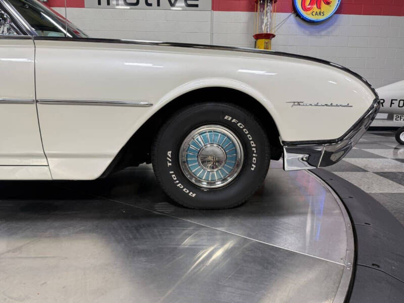 1962 Ford Thunderbird
