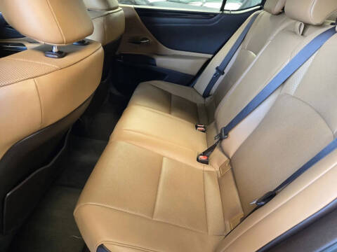 2021 Lexus ES 300h