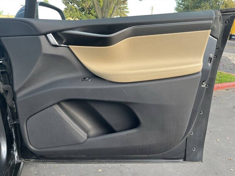 2016 Tesla Model X P90D