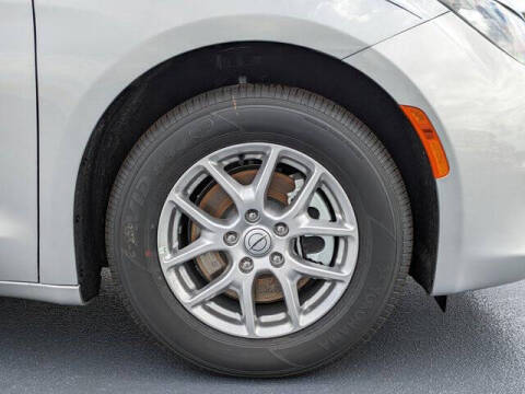 2026 Chrysler Voyager LX