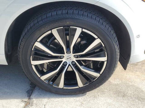 2023 Volvo XC60 B5 Plus Dark Theme