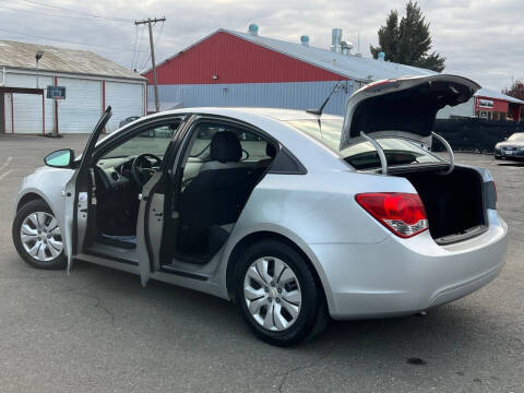 2013 Chevrolet Cruze LS Manual