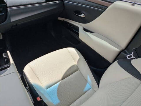 2025 Lexus ES 350