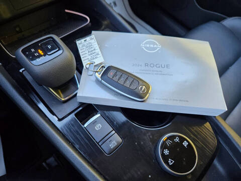 2024 Nissan Rogue SL