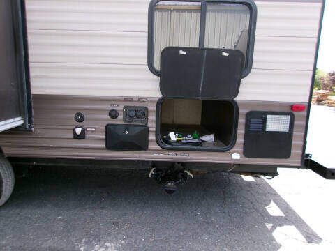 2018 Forest River Cherokee Grey Wolf 26dbh
