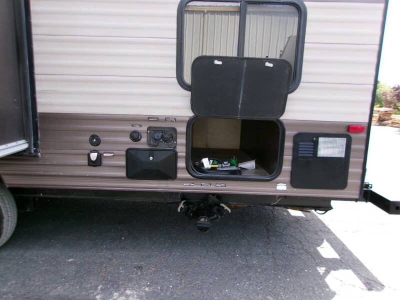 2018 Forest River Cherokee Grey Wolf 26dbh