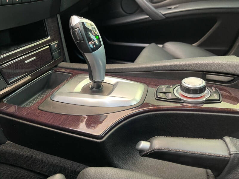 2010 BMW 5 Series 528i