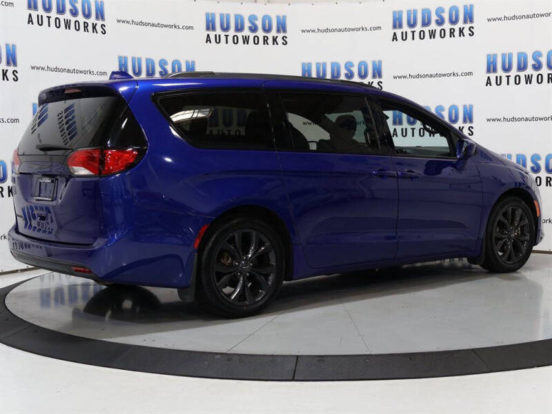 2020 Chrysler Pacifica Touring L